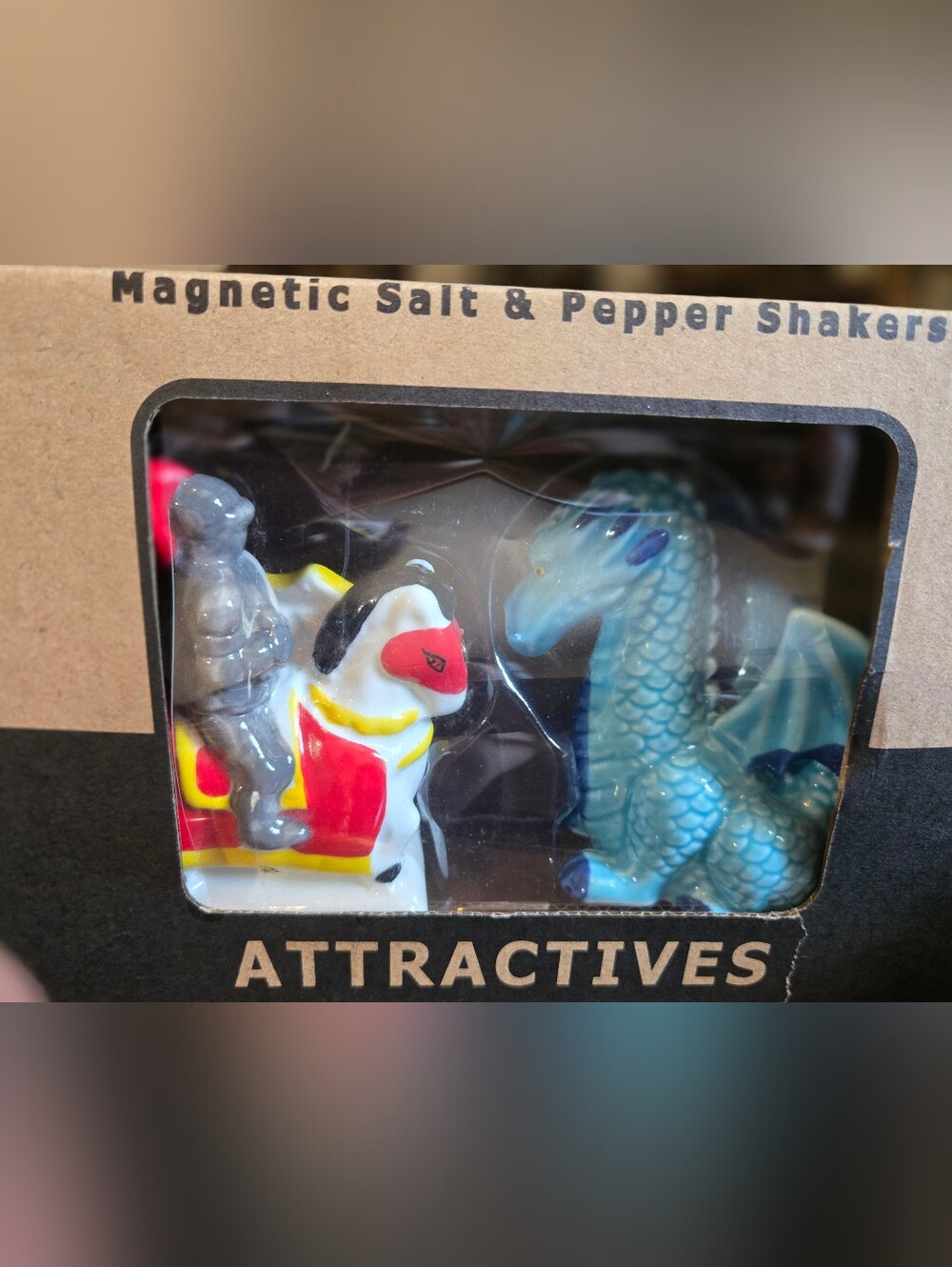 Attractives Novelty Dragon & Knight Salt & Pepper Shakers, NIB
